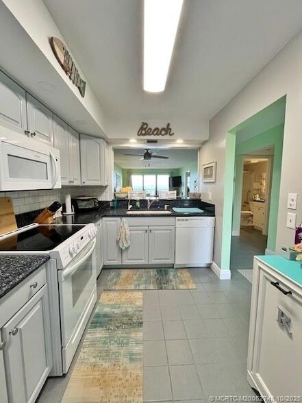 Building Photo - 7410 S Ocean Dr
