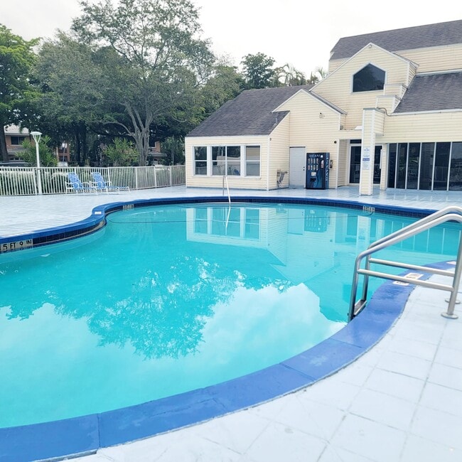 Building Photo - 3421 NW 44th St