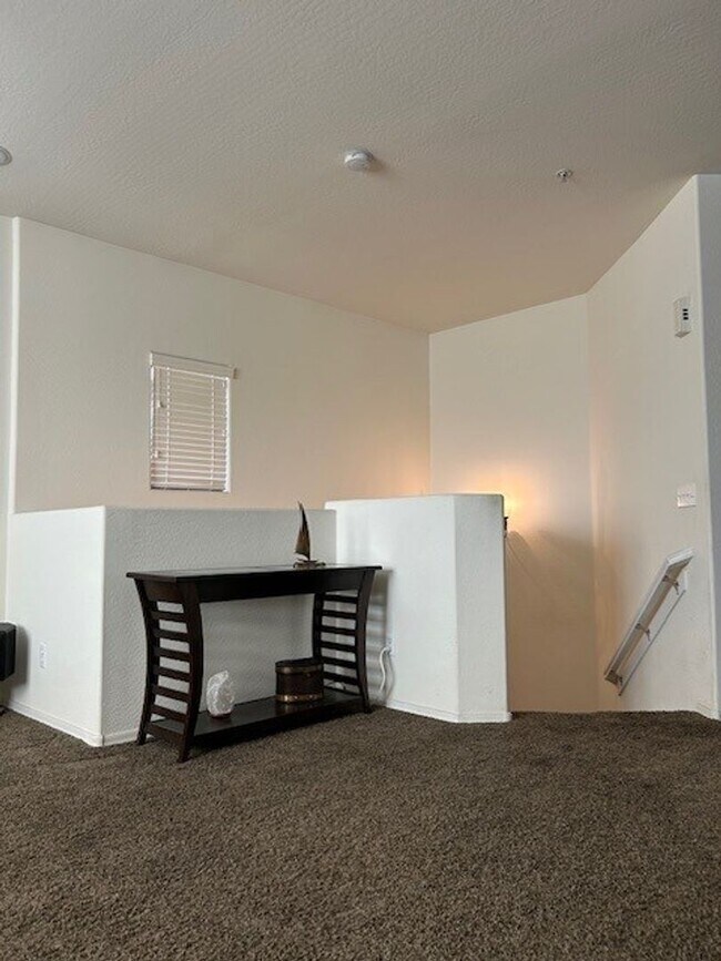 Building Photo - 2 bedroom /2 bath with a garage located in the  Popular Muirfield Village Townhomes