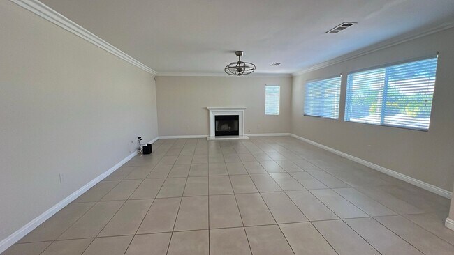Building Photo - Beautiful West Lancaster Home