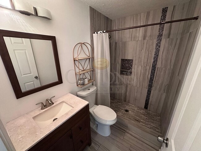 Building Photo - 3 Bedroom Home in Oakland City