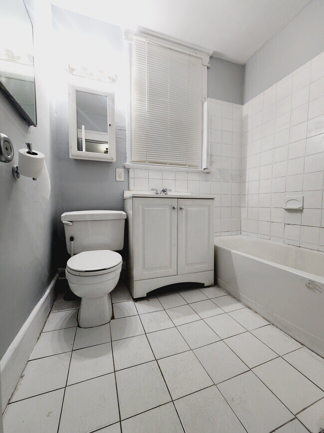 Building Photo - 125 Audubon Ave