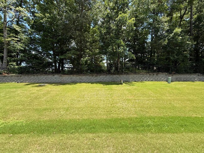 Building Photo - Stunning 3BD, 2.5BA End Unit Zebulon Townh...