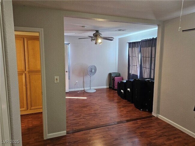 Building Photo - 3732 Shimmering Creek Ave