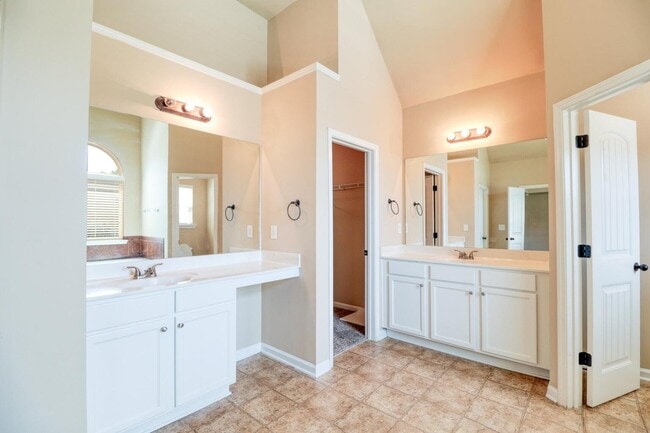 Building Photo - 726 Old Indian Camp Rd