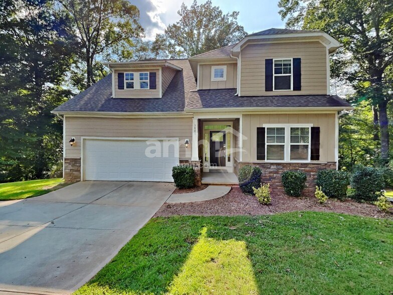 Primary Photo - 3041 Greenmont Cir