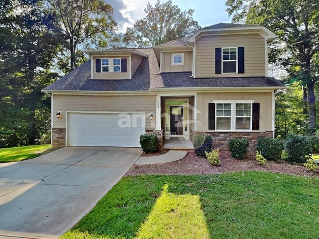 Building Photo - 3041 Greenmont Cir