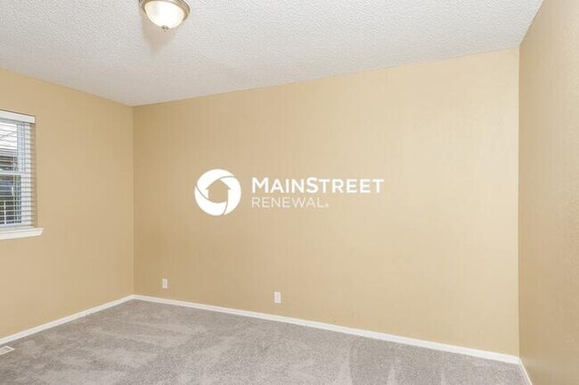 Building Photo - 4 Bedroom Pet-Friendly Home in Edmond, OK with Main Street Renewal