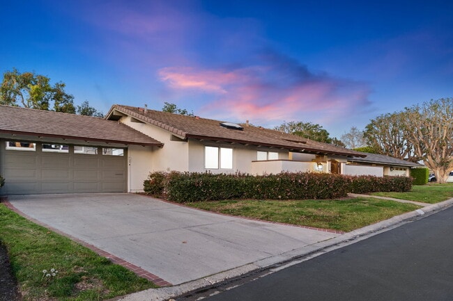 Building Photo - Gorgeous Fully Remodeled Home in The Bluffs Extra Large Patio