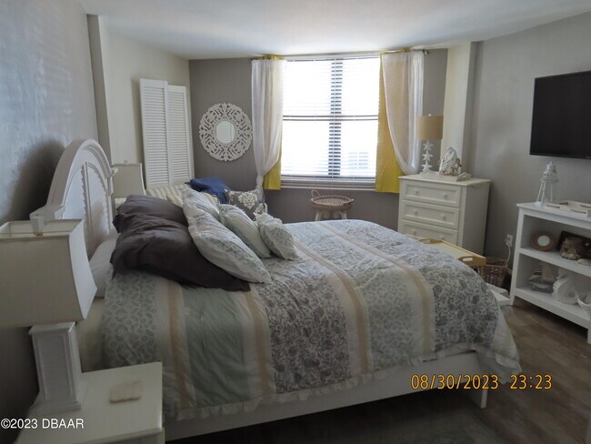 Building Photo - 1415 Ocean Shore Blvd