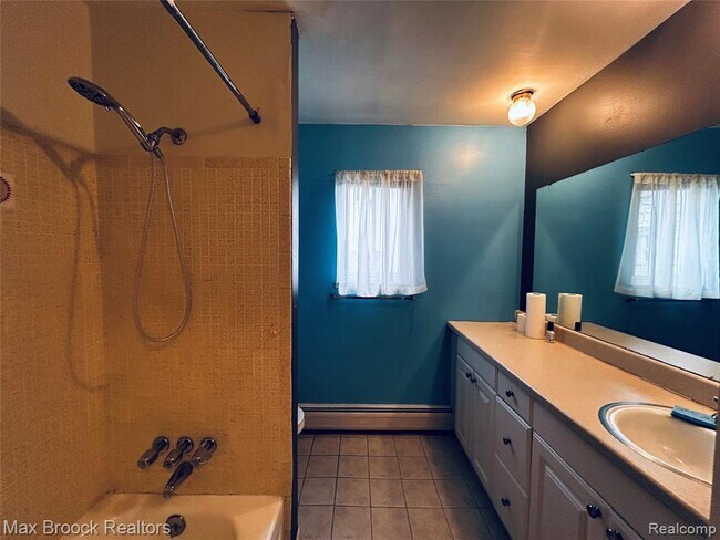 Building Photo - 4113 Telegraph Rd