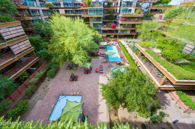 Building Photo - 7167 E Rancho Vista Dr