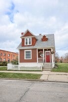 Building Photo - 833 N Michigan St