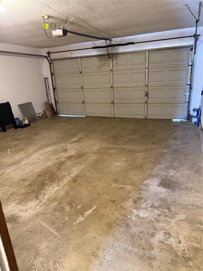 Building Photo - 8617 N Eagle Ln
