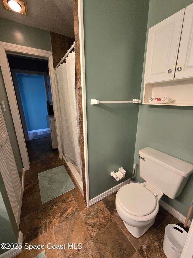 Building Photo - 0000 Pineapple Ave