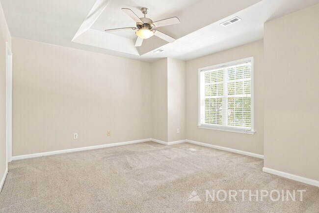 Building Photo - 4411 Log Cabin Dr