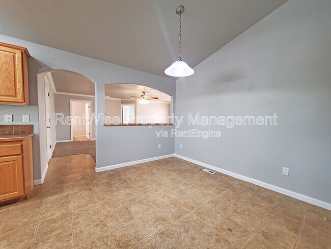 Building Photo - 575 W Elias St