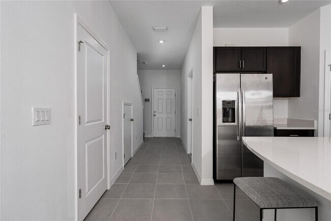 Building Photo - 6345 Willowside St