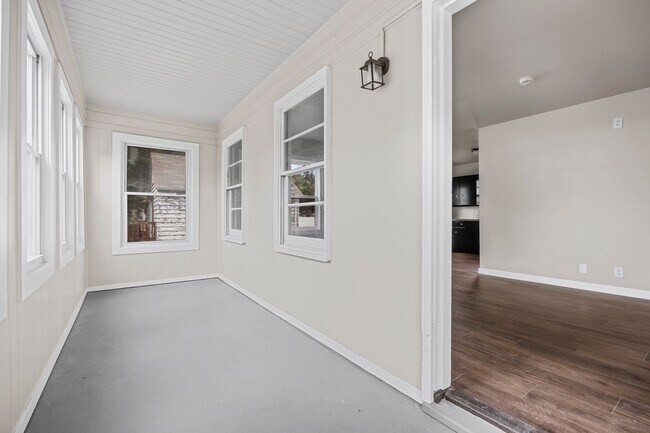 Building Photo - 314 Warford St