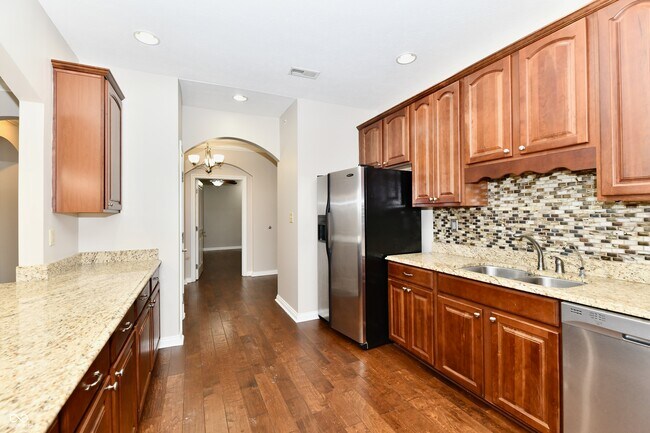 Building Photo - 8555 One W Dr