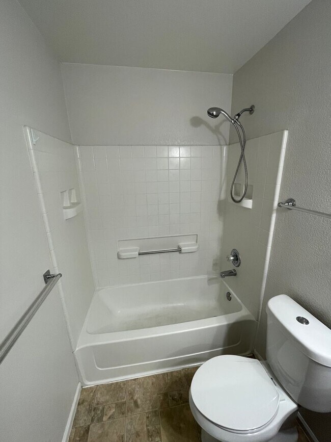 Building Photo - Wonderful Home w/ Breathtaking Mountain View! AVAILABLE 7/5