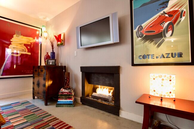 Building Photo - 2508 Arizona Ave