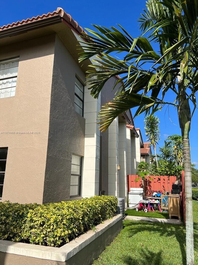 Building Photo - 3157 Coral Ridge Dr
