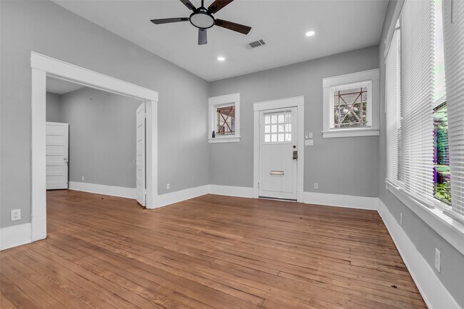 Building Photo - 4303 McKinney St