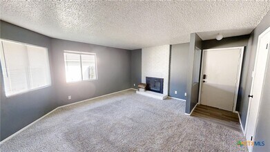 Building Photo - 2107 Creekwood Dr
