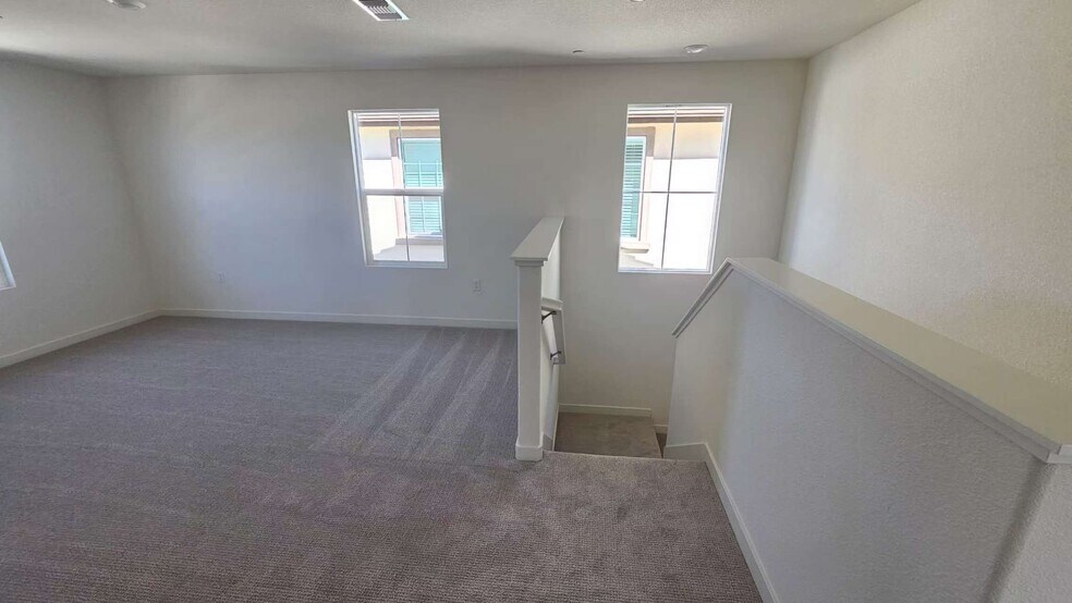 Building Photo - 10295 Maribel Way