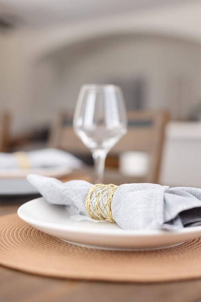 Building Photo - 2372 E Sequoia Dr