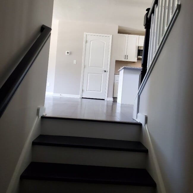 Building Photo - 3 Bed Room House For Rent