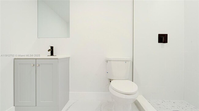 Building Photo - 3331 NW 8th Pl