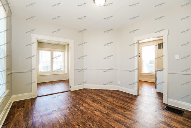 Building Photo - 528 Bulen Ave