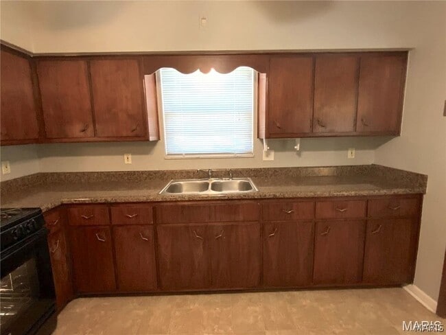 Building Photo - 120 Dean Ave