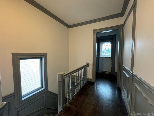 Building Photo - 557 Colorado Ave