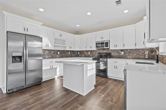 Building Photo - 4831 Edinburgh Dr