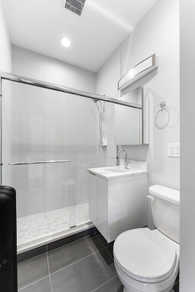 Building Photo - 1546 W Jonquil Terrace