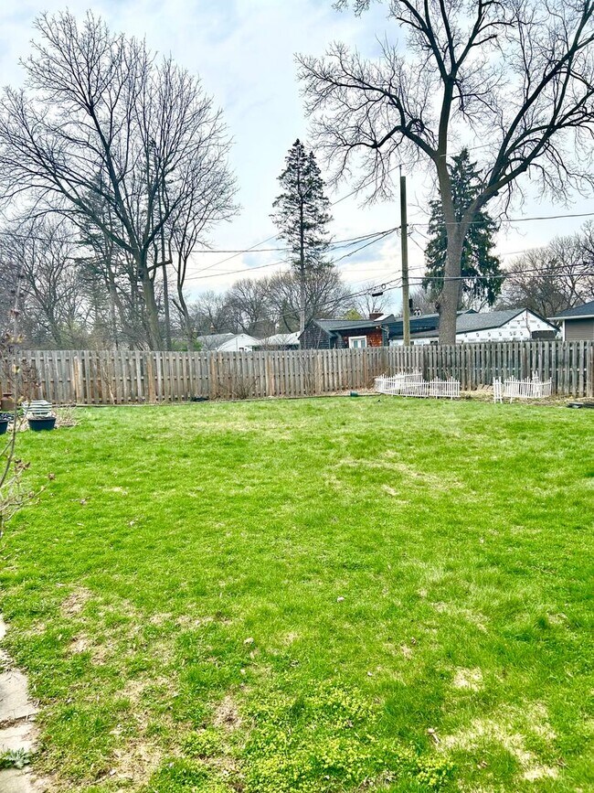 Building Photo - Brighton / Twelve Corners 3BR – Fully Furnished with Private Yard