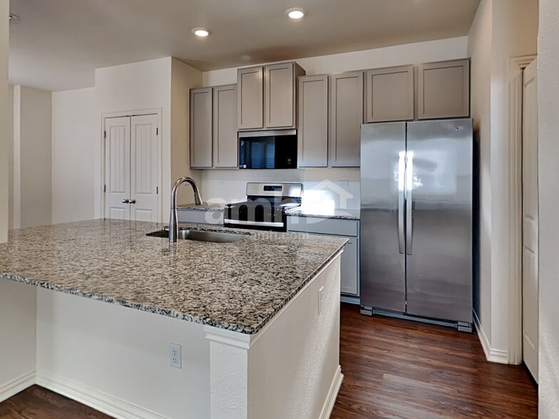 Building Photo - 175 Pebble Creek Run