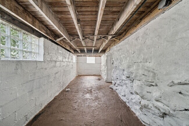 Building Photo - 5616 3rd St