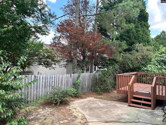 Building Photo - 405 Beech Glen Dr