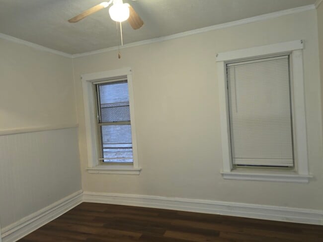 Building Photo - 2317 W Marquette Rd