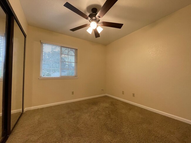 Building Photo - Spacious Citrus Heights Home with 3-Car Garage & Ample Storage