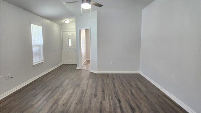 Building Photo - 12805 Sky Harbor Dr
