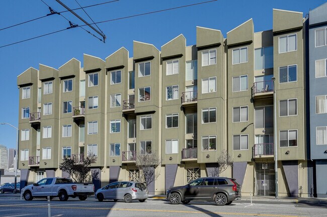 Building Photo - 661 5th St