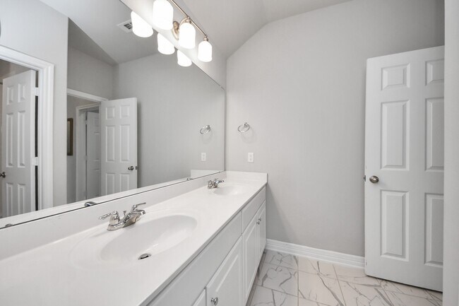 Building Photo - 117 Sea Glass Cv