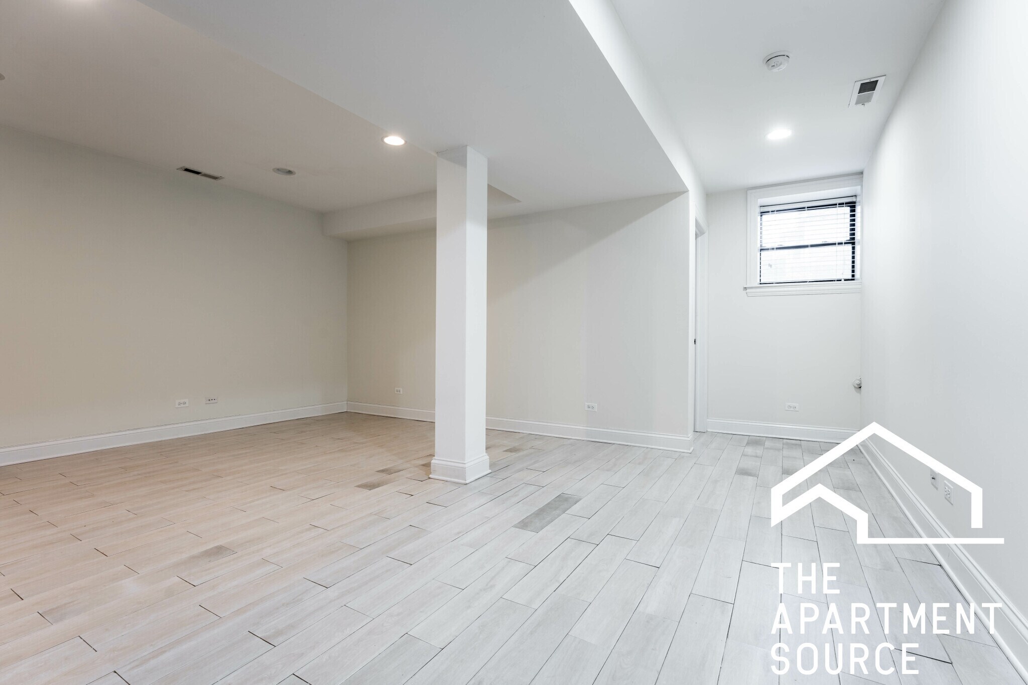 Building Photo - 3707 N Wilton Ave