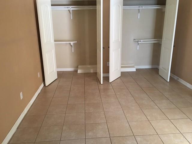 Building Photo - 13 E Quail St