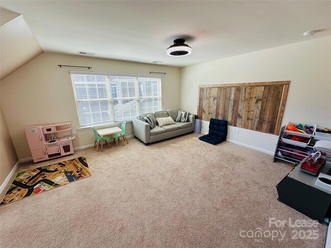 Building Photo - 428 Moses Dr